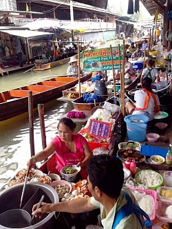 บริการเหมานำเที่ยวตลาดน้ำดำเนินสะดวก