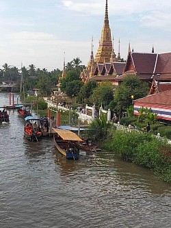 ภาพบรรยากาศนั่งเรือตลาดน้ำอัมพวา