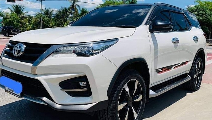 บริการเหมารถ Fortuner 7 ที่นั่ง