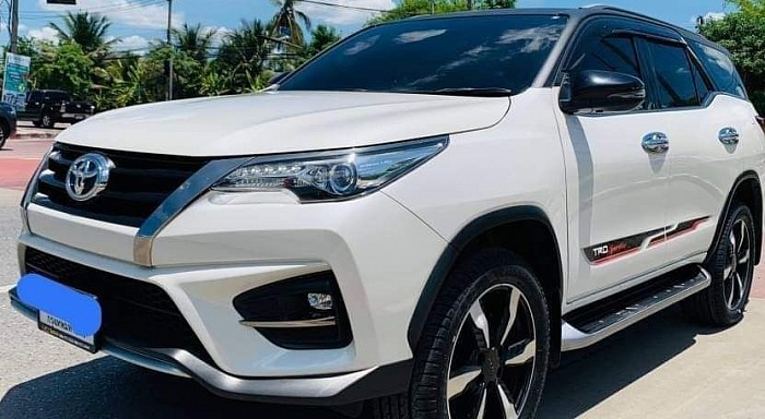 บริการ Fortuner 7 ที่นั่ง