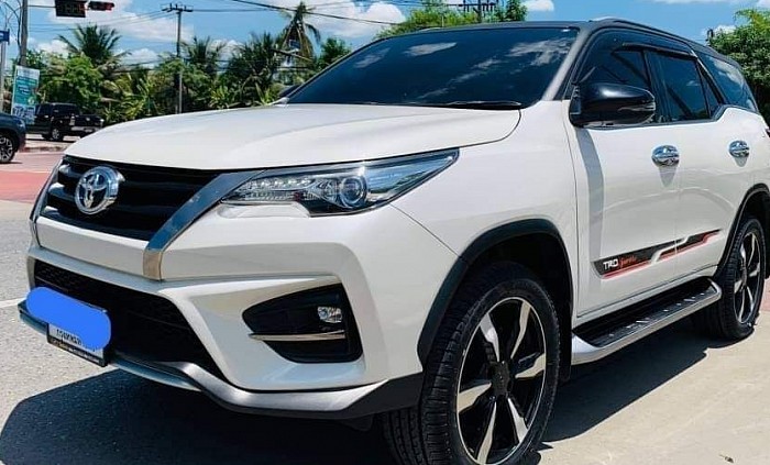 บริการเหมารถ Fortuner